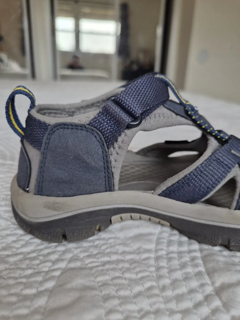 VGUC Keen Venice H2 Kid Navy Grey Boys 13 Waterproof